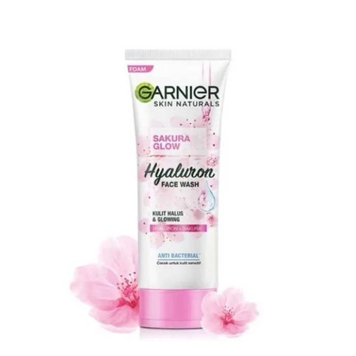 Garnier Sakura Glow Hyaluron Face Wash (100ml)